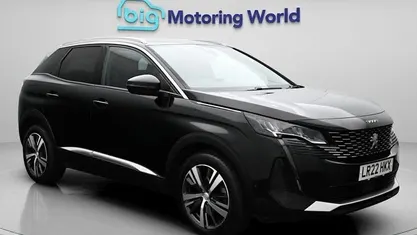 Begagnad Peugeot 3008 Allure Premium 131 HK (96 kW) 2022 Svart SUV
