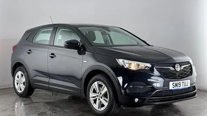 Used Vauxhall Grandland X S 131 HP (96 kW) 2019 Mauve/purple SUV