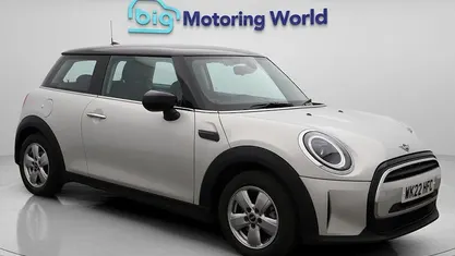 Begagnad Mini Cooper Classic 136 HK (100 kW) 2022 Silver Halvkombi