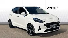 White Used 2023 Hyundai i10 Premium Hatchback | £16,270 (Fair price)