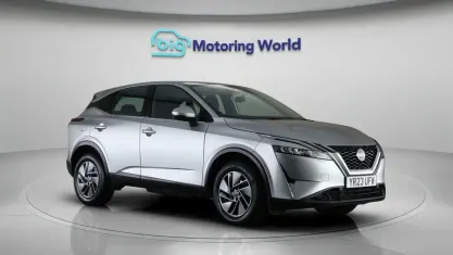 Gebraucht Nissan Qashqai Acenta Premium 140 PS (102 kW) 2023 Silber SUV