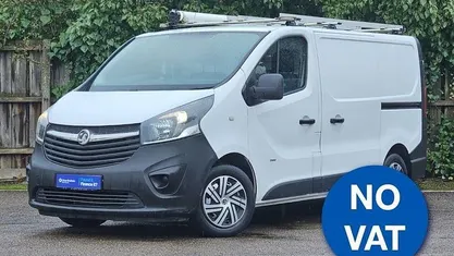 White Used 2015 Vauxhall Vivaro S MPV | £7,475 (Fair price)