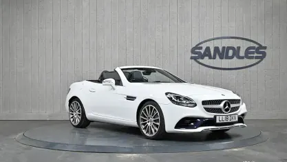 Begagnad Mercedes SLC180 AMG line 156 HK (114 kW) 2018 Vit Cab