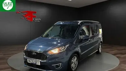 Usado Ford Tourneo Titanium 120 HP (88 kW) 2021 Carrinha