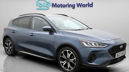 Begagnad Ford Focus Active X 125 HK (91 kW) 2023 Blå Halvkombi