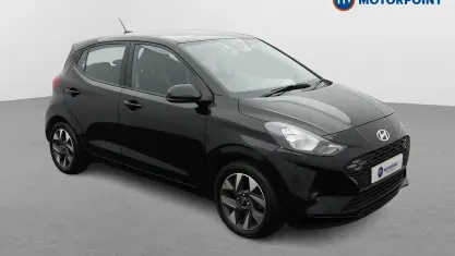 Käytetty Hyundai i10 Advanced 67 HP (49 kW) 2024 Musta Viistoperä