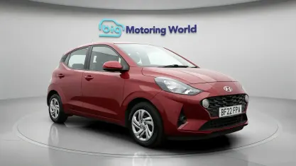 Used Hyundai i10 SE 67 HP (49 kW) 2022 Red Hatchback