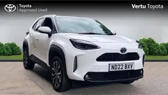 White Used 2022 Toyota Yaris Cross Design SUV | £20,002 (Fair price)