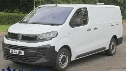 Used Vauxhall Vivaro 145 HP (106 kW) 2024 White MPV
