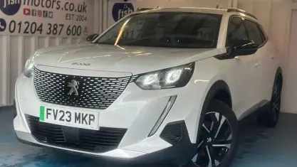 Used Peugeot e-2008 Allure+ 100 kW (136 HP) 2023 White SUV