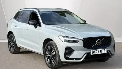 Usado Volvo XC60 Plus 250 HP (183 kW) 2025 Cinzento SUV