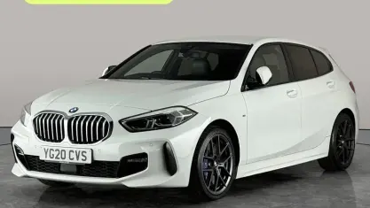 Begagnad BMW 118 M Sport 140 HK (102 kW) 2020 Vit Halvkombi
