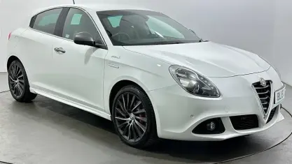 Used Alfa Romeo Giulietta Quadrifoglio Verde 170 HP (125 kW) 2015 White Hatchback