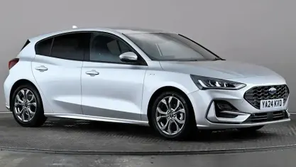 Used Ford Focus ST-Line 125 HP (91 kW) 2024 Silver Hatchback