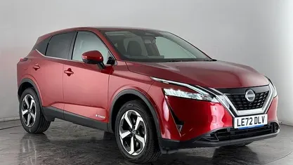 Used Nissan Qashqai N-Connecta 190 HP (139 kW) 2023 Red SUV