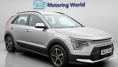 Używany Kia Niro 141 KM (103 kW) 2023 Szary SUV