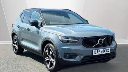 Usado Volvo XC40 R-Design 150 HP (110 kW) 2020 SUV