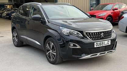 Używany Peugeot 3008 Allure 131 KM (96 kW) 2019 Czarny SUV