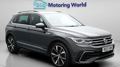 Begagnad VW Tiguan R-line 150 HK (110 kW) 2023 Grå SUV