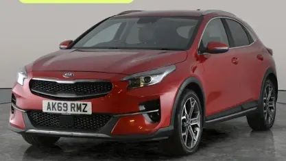 Usado Kia XCeed 140 HP (102 kW) 2020 Vermelho SUV