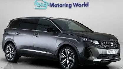 Używany Peugeot 5008 Premium 131 KM (96 kW) 2022 Szary SUV