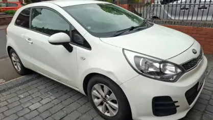 Used Kia Rio 84 HP (61 kW) 2016 White Hatchback