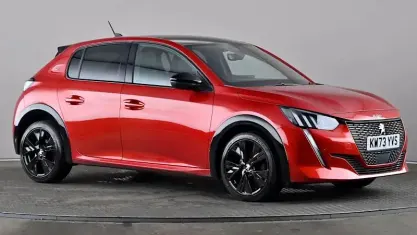 Used Peugeot 208 GT 102 HP (75 kW) 2023 Red Hatchback