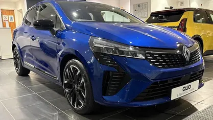 New 2025 Renault Clio V Techno Hatchback | £21,678 (Fair price)