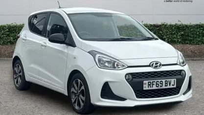 Used Hyundai i10 67 HP (49 kW) 2020 White Hatchback