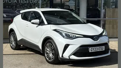 Used Toyota C-HR 122 HP (89 kW) 2023 White SUV