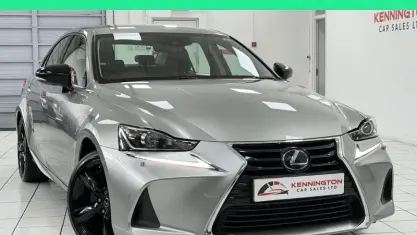 Usado Lexus IS300h Sport Line 223 HP (164 kW) 2018 Prateado Sedan