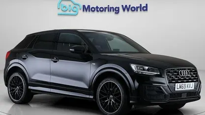 Begagnad Audi Q2 Black Edition 116 HK (85 kW) 2019 Svart SUV