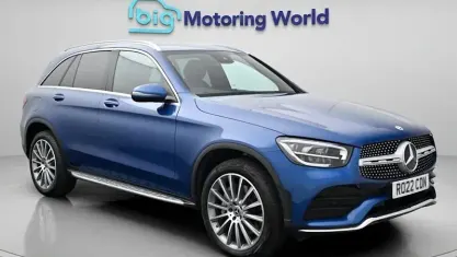 Usado Mercedes GLC300e AMG line 320 HP (235 kW) 2022 Azul Carrinha