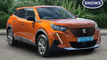 Used Peugeot e-2008 Active+ 100 kW (136 HP) 2023 Orange SUV