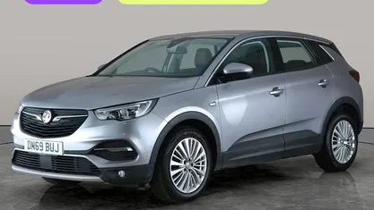 Used Vauxhall Grandland X S 131 HP (96 kW) 2019 Grey SUV
