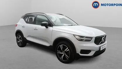 Usado Volvo XC40 R-Design 163 HP (119 kW) 2021 Prateado SUV