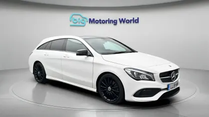 Used Mercedes CLA220 Shooting Brake AMG line 170 HP (125 kW) 2019 White Estate