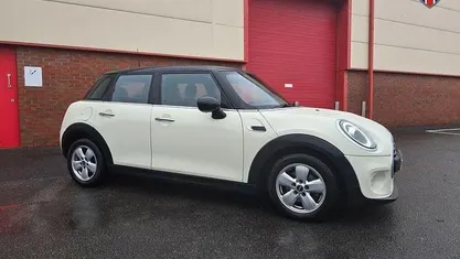Used 2018 Mini Cooper Hatch Hatchback | £8,299 (Good price)