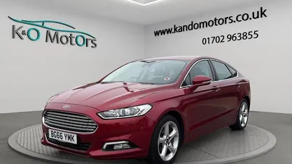 Used Ford Mondeo Titanium 150 HP (110 kW) 2016 Red Hatchback