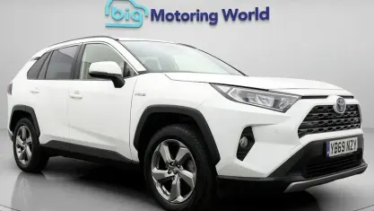 Used Toyota RAV4 Hybrid Design 218 HP (160 kW) 2019 White SUV