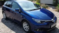 Blue Used 2017 Toyota Auris Hybrid Hatchback | £10,888 (Good price)