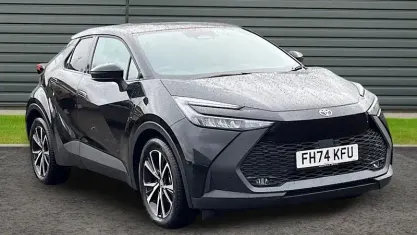 Usado Toyota C-HR Design 140 HP (102 kW) 2026 SUV