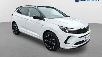 Begagnad Vauxhall Grandland X Ultimate 131 HK (96 kW) 2023 Vit SUV