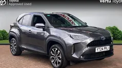 Used 2025 Toyota Yaris Hybrid Design Estate | £23,443 (Fair price)
