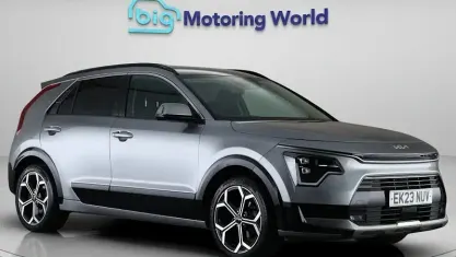 Usado Kia Niro 141 HP (103 kW) 2023 Cinzento SUV