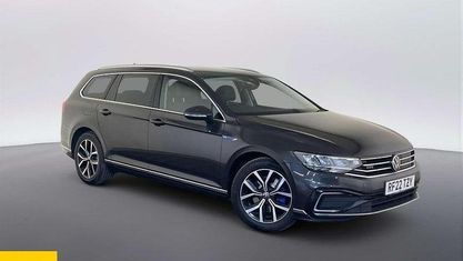 Begagnad VW Passat GTE 218 HK (160 kW) 2022 Grå Kombi
