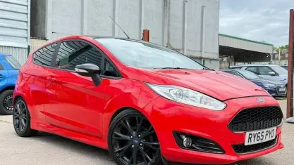 Second-hand Ford Fiesta Zetec 140 CP (102 kW) 2016 Roșu Hatchback