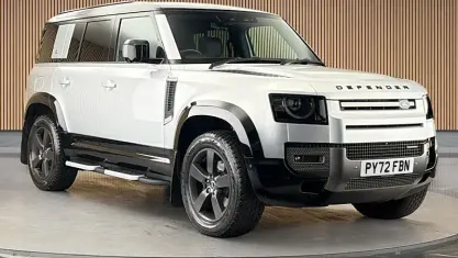 Used Land Rover Defender HSE Dynamic 250 HP (183 kW) 2022 Hakuba silver SUV