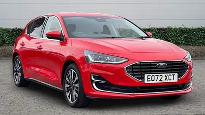 Used Ford Focus Titanium 155 HP (114 kW) 2022 Red Hatchback