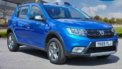 Used Dacia Sandero Comfort 90 HP (66 kW) 2020 Blue Hatchback